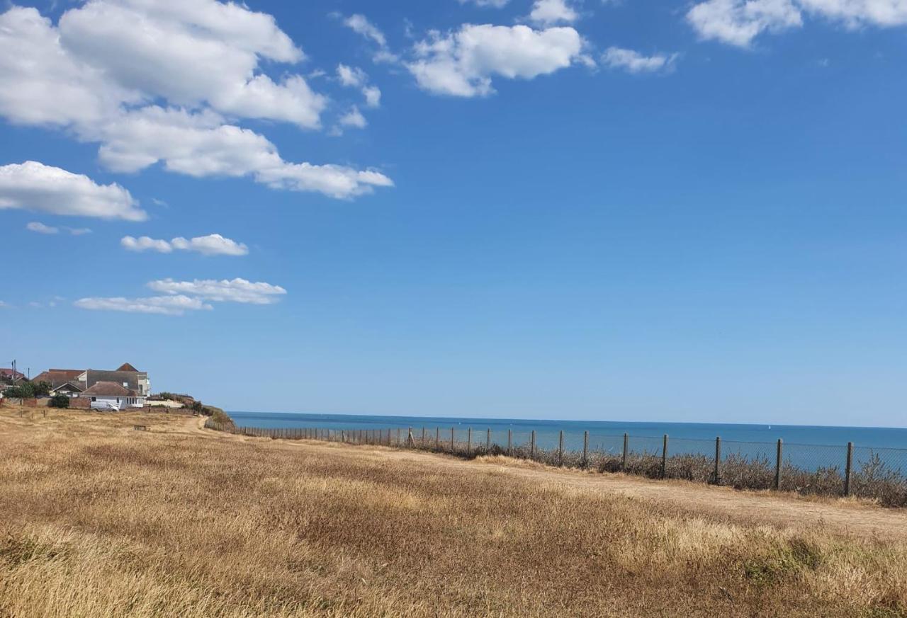 Villa Four Seasons By The Sea à Peacehaven Extérieur photo