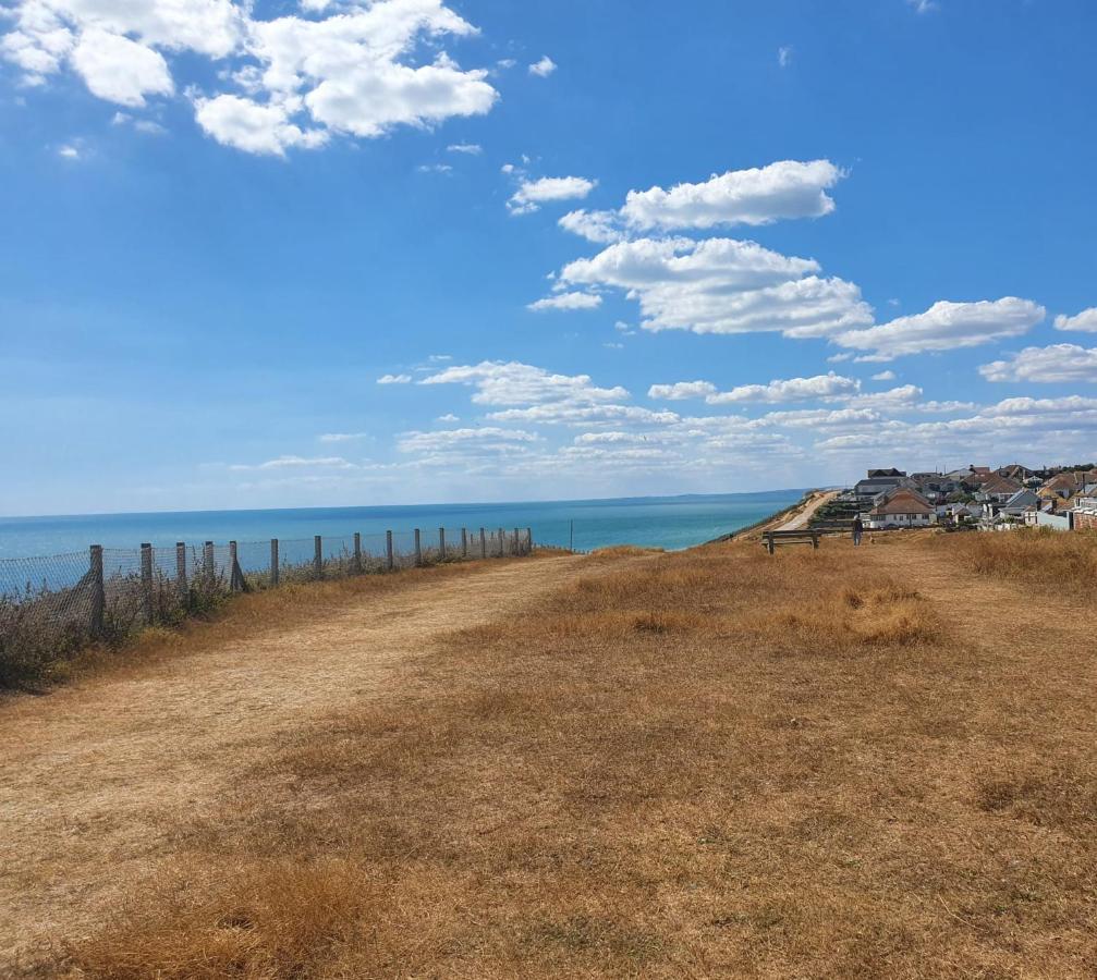 Villa Four Seasons By The Sea à Peacehaven Extérieur photo