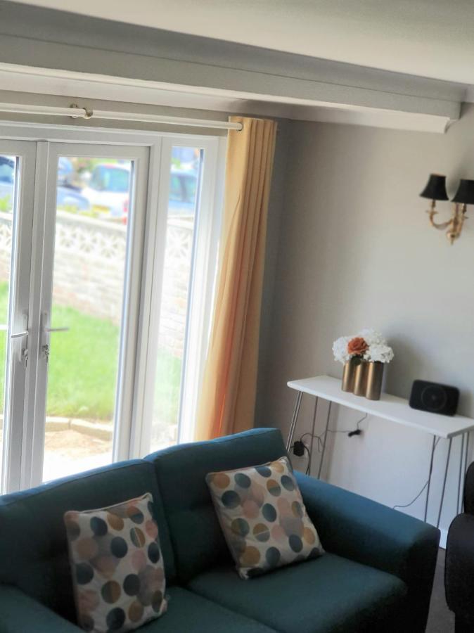 Villa Four Seasons By The Sea à Peacehaven Extérieur photo